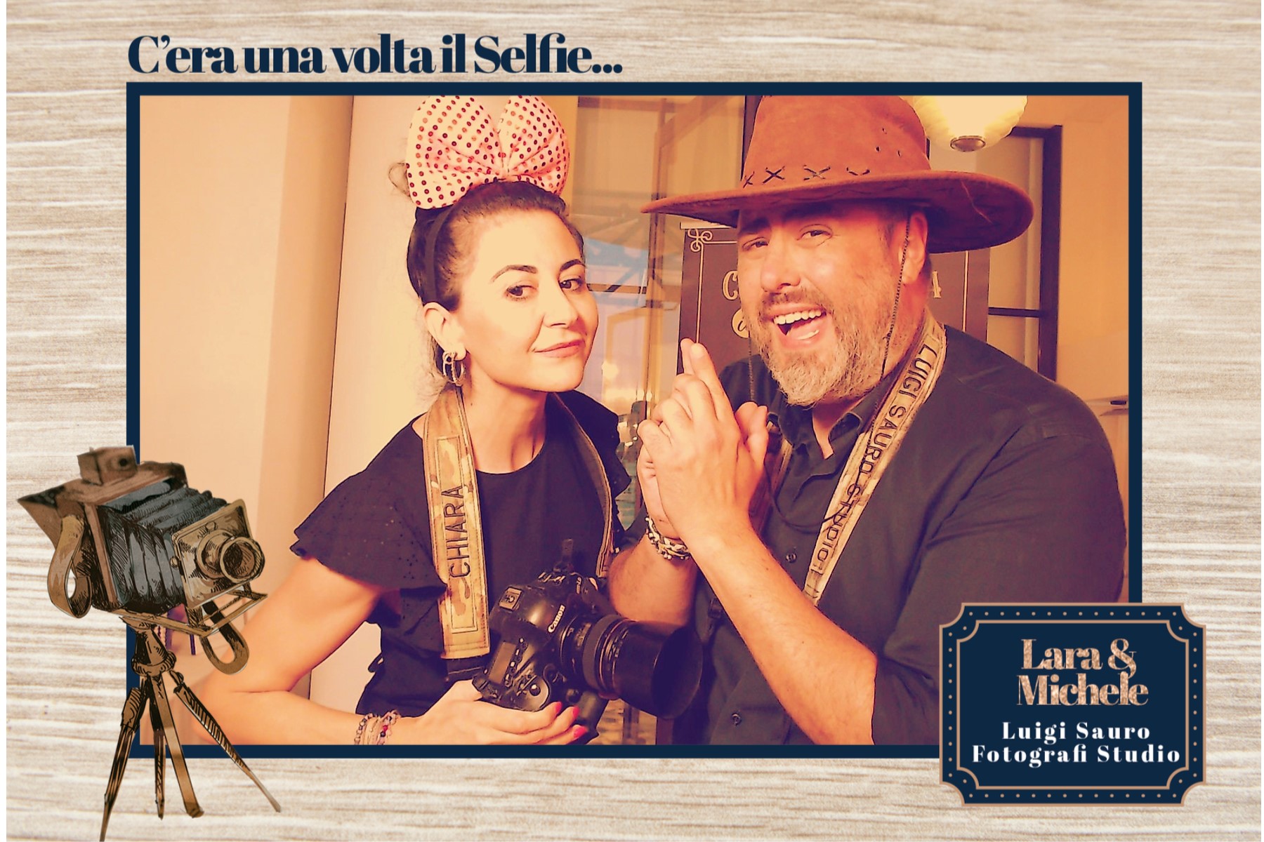 Invitati con accessori photobooth